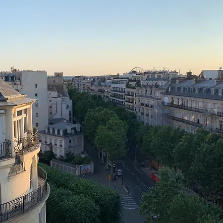 Trocadero & Eiffel Tower Panzió